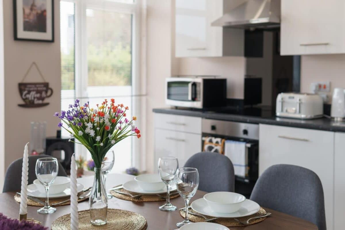 2 Bedroom Modern Apartment In Manchester Eksteriør bilde
