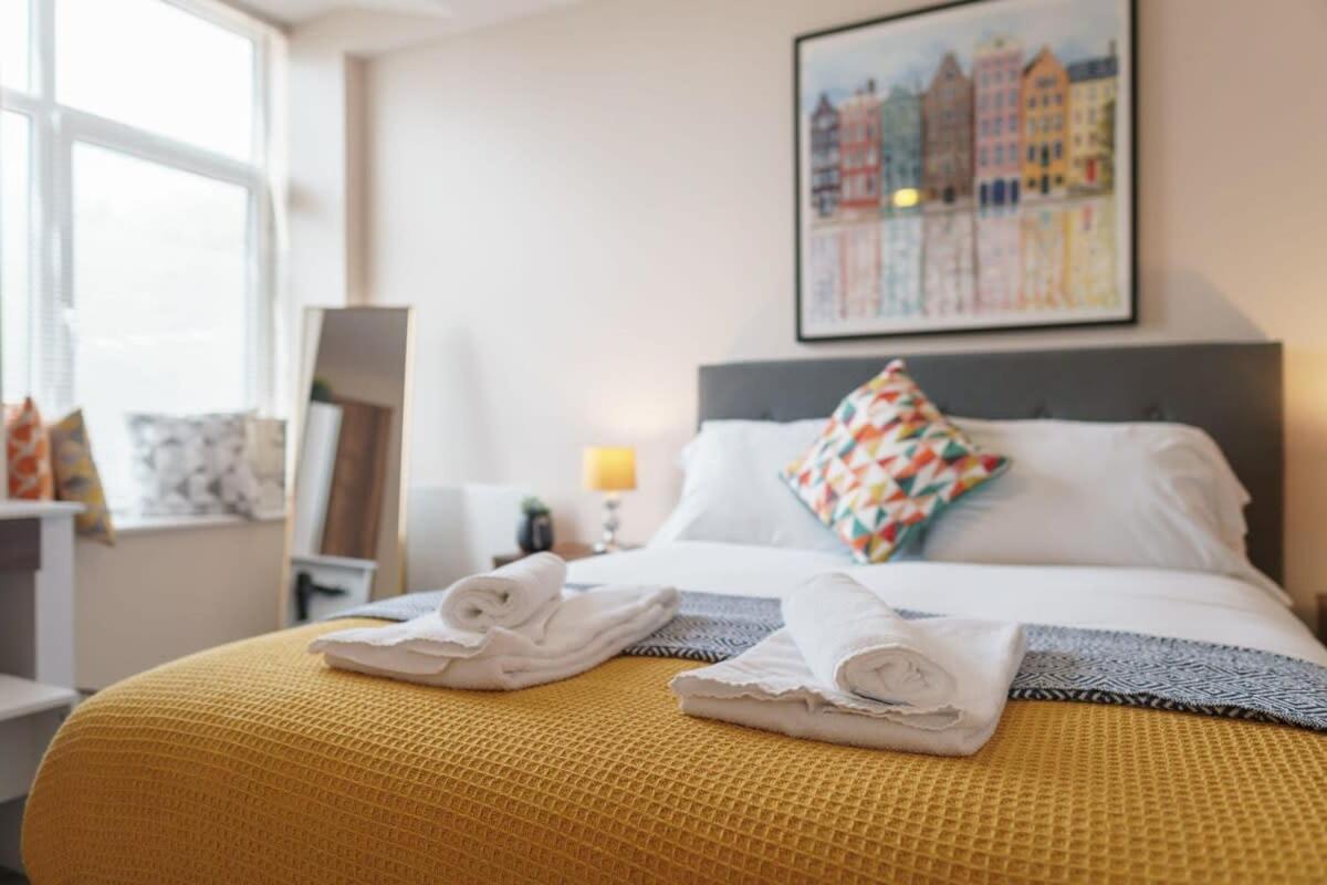 2 Bedroom Modern Apartment In Manchester Eksteriør bilde