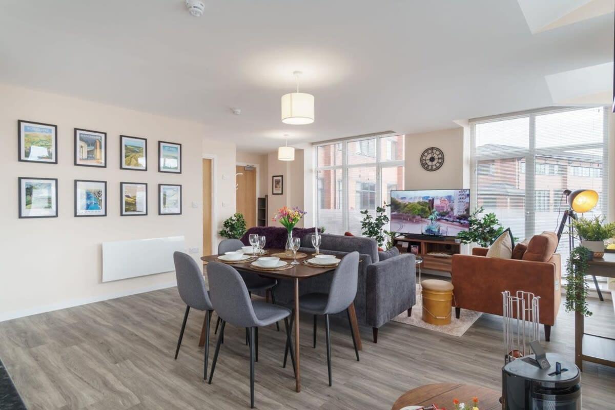 2 Bedroom Modern Apartment In Manchester Eksteriør bilde