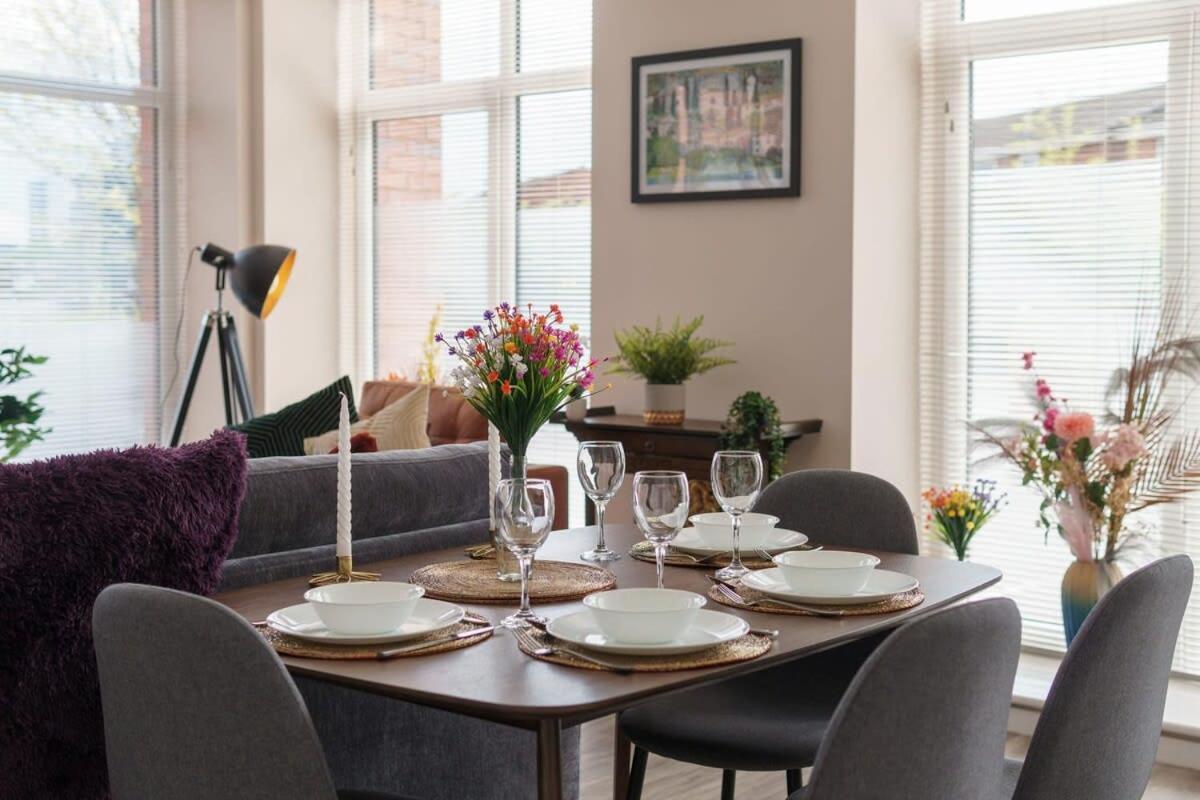2 Bedroom Modern Apartment In Manchester Eksteriør bilde