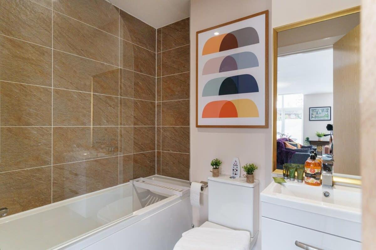 2 Bedroom Modern Apartment In Manchester Eksteriør bilde